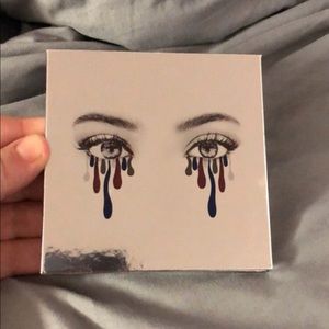 limited edition kylie cosmetics holiday palette